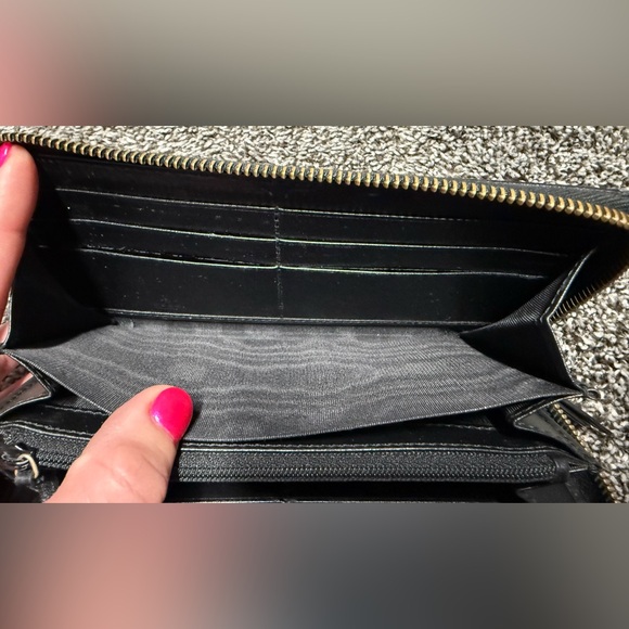 Gucci GG Marmont black zip around wallet - Picture 12 of 16